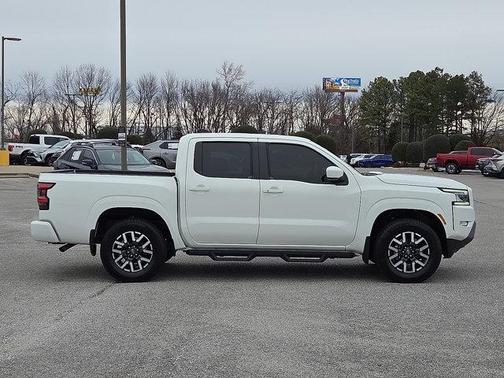 2024 Nissan Frontier SL