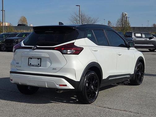 2024 Nissan Kicks SR