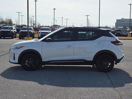 2024 Nissan Kicks SR