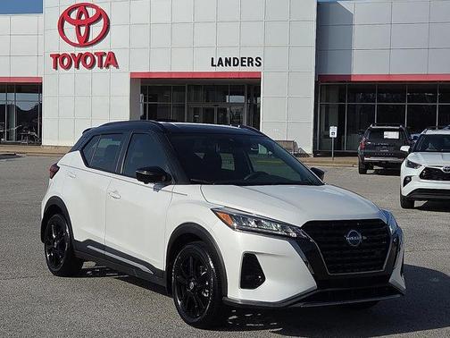 2024 Nissan Kicks SR