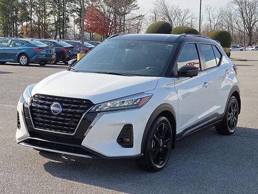 2024 Nissan Kicks SR