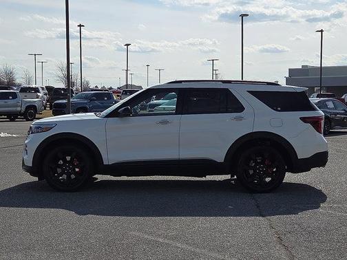 2024 Ford Explorer ST