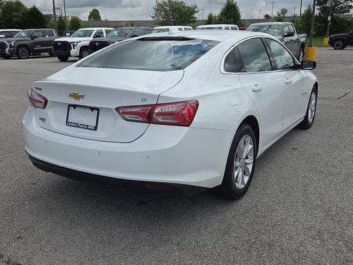 2022 Chevrolet Malibu FWD LT