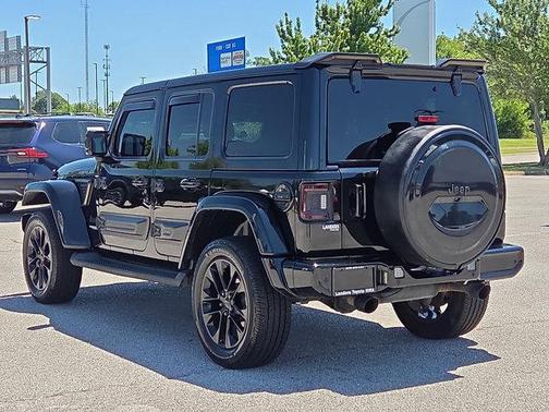 Black Clearcoat 2021 Jeep Wrangler Unlimited Sahara
