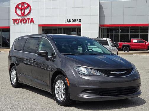 2020 Chrysler Voyager LX