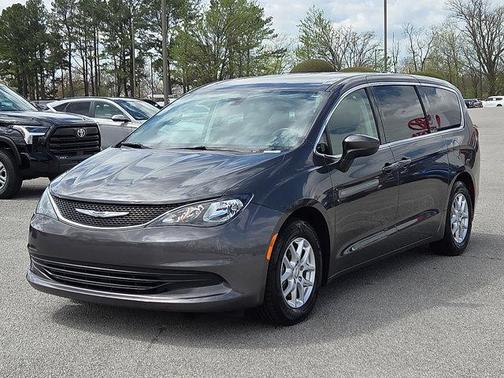 2020 Chrysler Voyager LX
