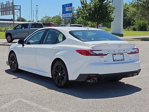 Ice Cap 2025 Toyota Camry SE