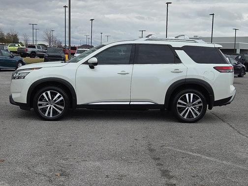 2023 Nissan Pathfinder Platinum 4WD
