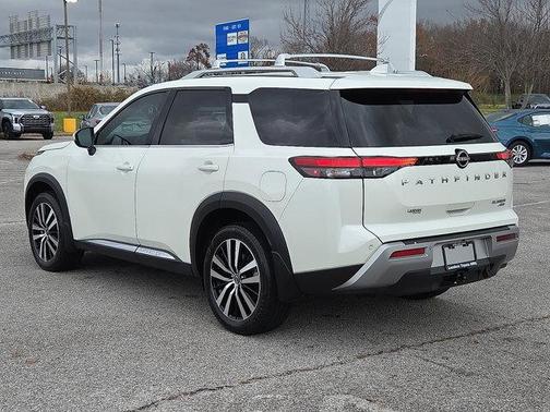2023 Nissan Pathfinder Platinum 4WD