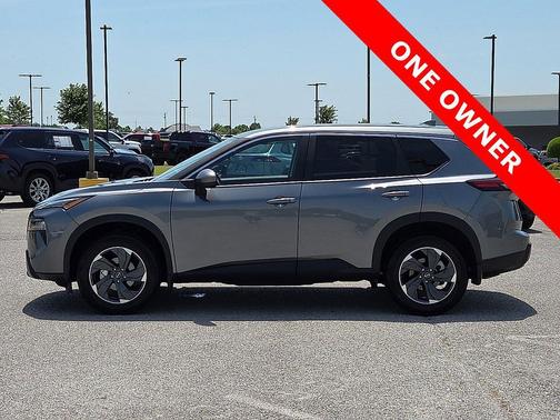 Gun Metallic 2025 Nissan Rogue SV