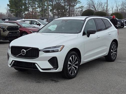 2025 Volvo XC60 B5 Plus