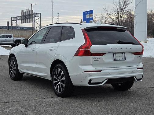 2025 Volvo XC60 B5 Plus