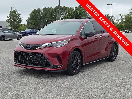 2022 Toyota Sienna XSE 7 Passenger