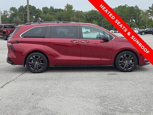 2022 Toyota Sienna XSE 7 Passenger