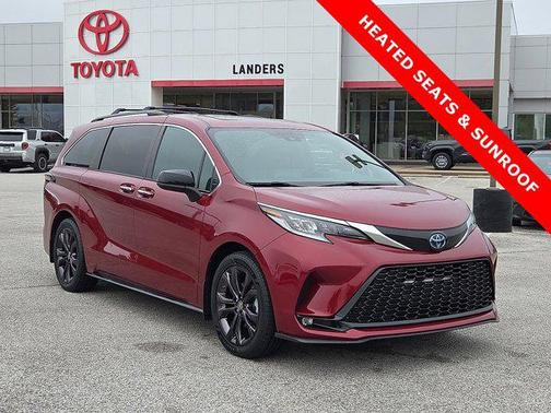 2022 Toyota Sienna XSE 7 Passenger