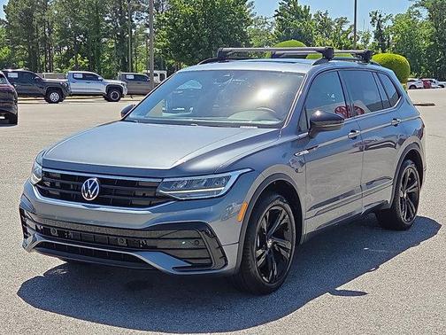 Platinum Gray Metallic 2023 Volkswagen Tiguan 2.0T SE R-Line Black