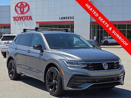 Platinum Gray Metallic 2023 Volkswagen Tiguan 2.0T SE R-Line Black