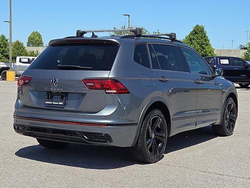 Platinum Gray Metallic 2023 Volkswagen Tiguan 2.0T SE R-Line Black