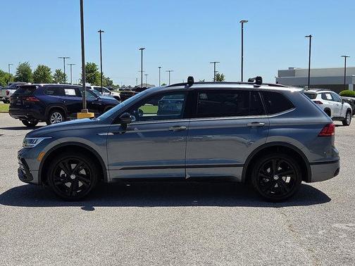 Platinum Gray Metallic 2023 Volkswagen Tiguan 2.0T SE R-Line Black