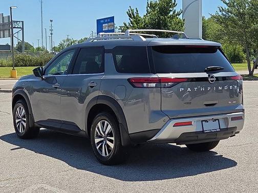 Gun Metallic 2023 Nissan Pathfinder SL 4WD