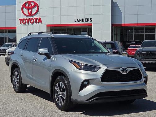 2024 Toyota Highlander XLE