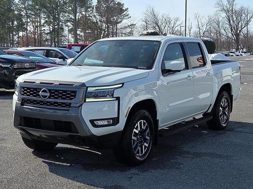 2025 Nissan Frontier SL