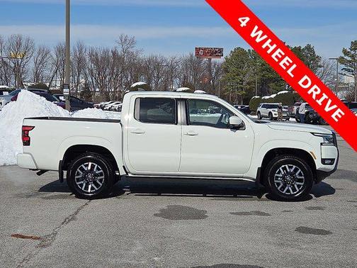 2025 Nissan Frontier SL