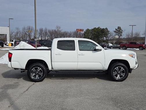 2022 Toyota Tacoma SR