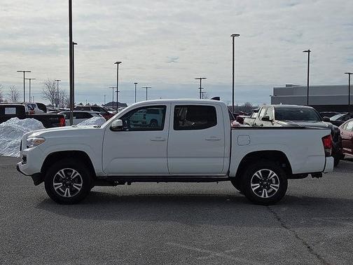 2022 Toyota Tacoma SR
