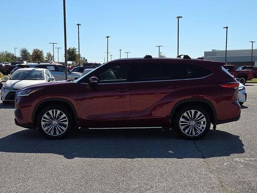 2022 Toyota Highlander Hybrid Platinum