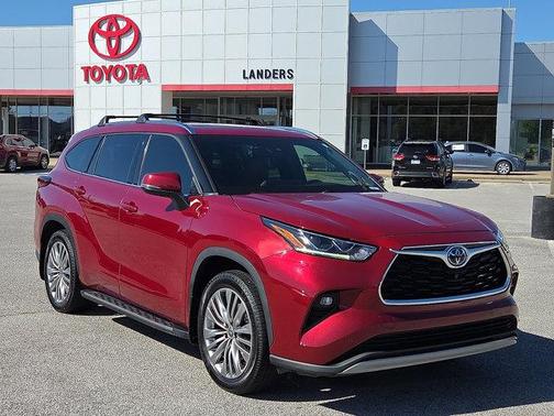 2022 Toyota Highlander Hybrid Platinum