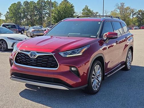 2022 Toyota Highlander Hybrid Platinum