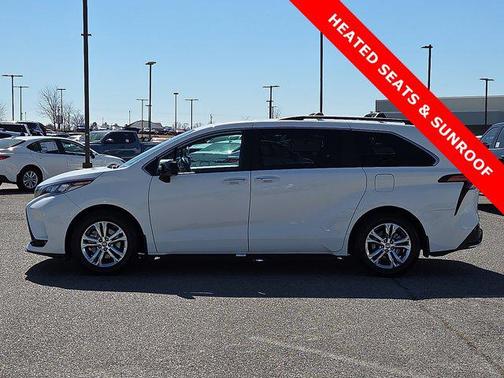 2023 Toyota Sienna XSE 7 Passenger