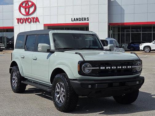 2023 Ford Bronco Outer Banks