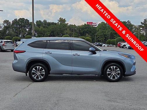 2022 Toyota Highlander Hybrid XLE