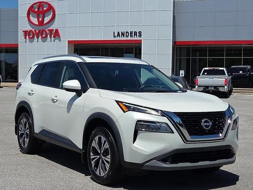Pearl White Tricoat 2023 Nissan Rogue SV