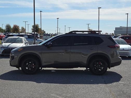 2025 Nissan Rogue Rock Creek