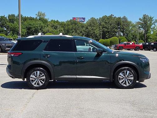 Obsidian Green Pearl 2025 Nissan Pathfinder SL FWD
