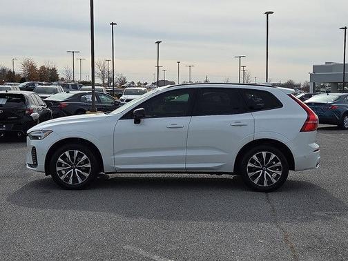 2024 Volvo XC60 B5 Plus Dark Theme