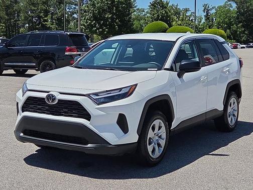 Ice Cap 2025 Toyota RAV4 LE