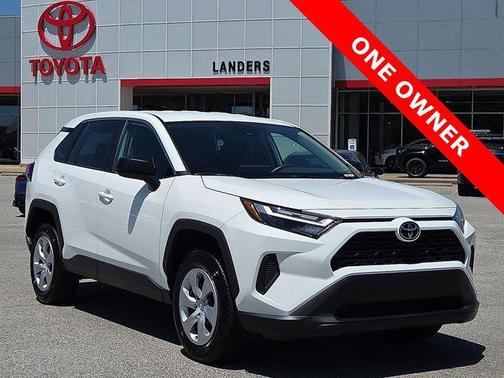 Ice Cap 2025 Toyota RAV4 LE