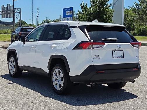Ice Cap 2025 Toyota RAV4 LE