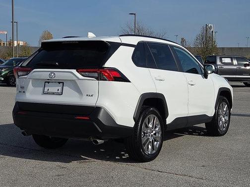2020 Toyota RAV4 XLE Premium