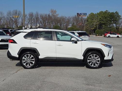 2020 Toyota RAV4 XLE Premium