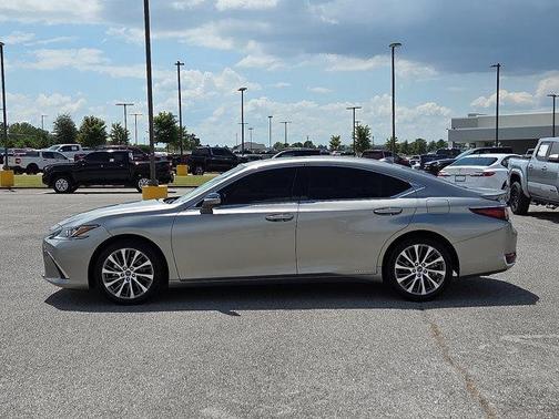 2021 Lexus ES 300h Base