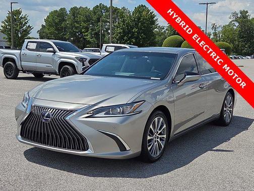 2021 Lexus ES 300h Base