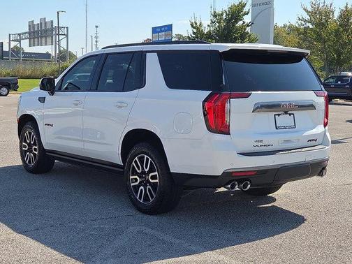 2024 GMC Yukon 4WD AT4