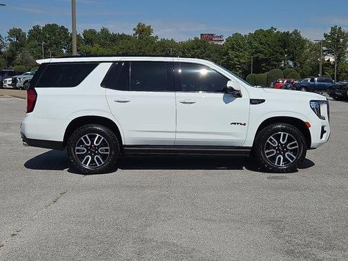 2024 GMC Yukon 4WD AT4