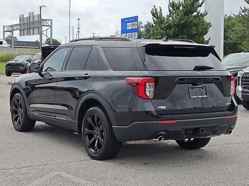 Agate Black Metallic 2024 Ford Explorer ST-Line