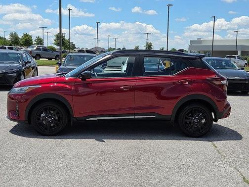 2023 Nissan Kicks SR
